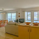 Apartman Mona With Sea Platform