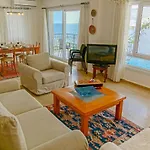 Mona With Sea Platform Apartman *