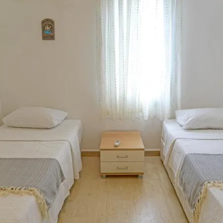 Апартаменты Mona With Sea Platform