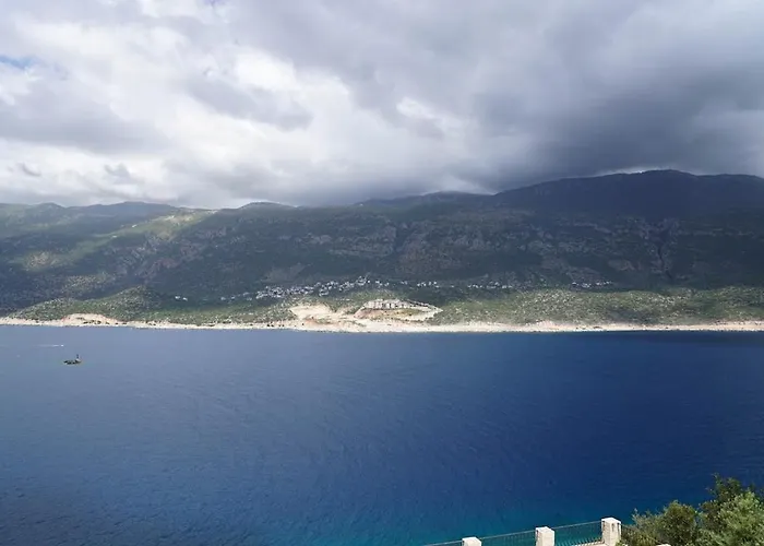 Mona With Sea Platform Apartamento