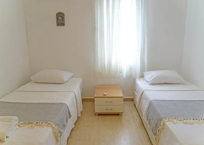 Apartamento Mona With Sea Platform