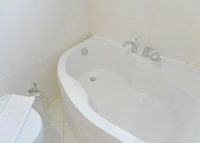 Mona With Sea Platform Kas