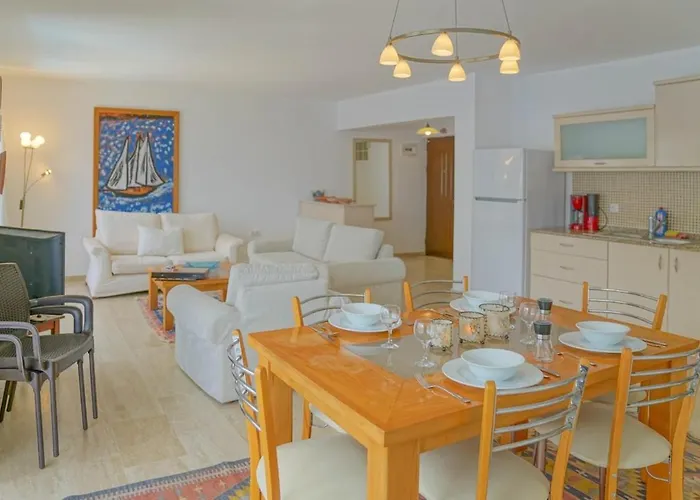 Mona With Sea Platform * Kas